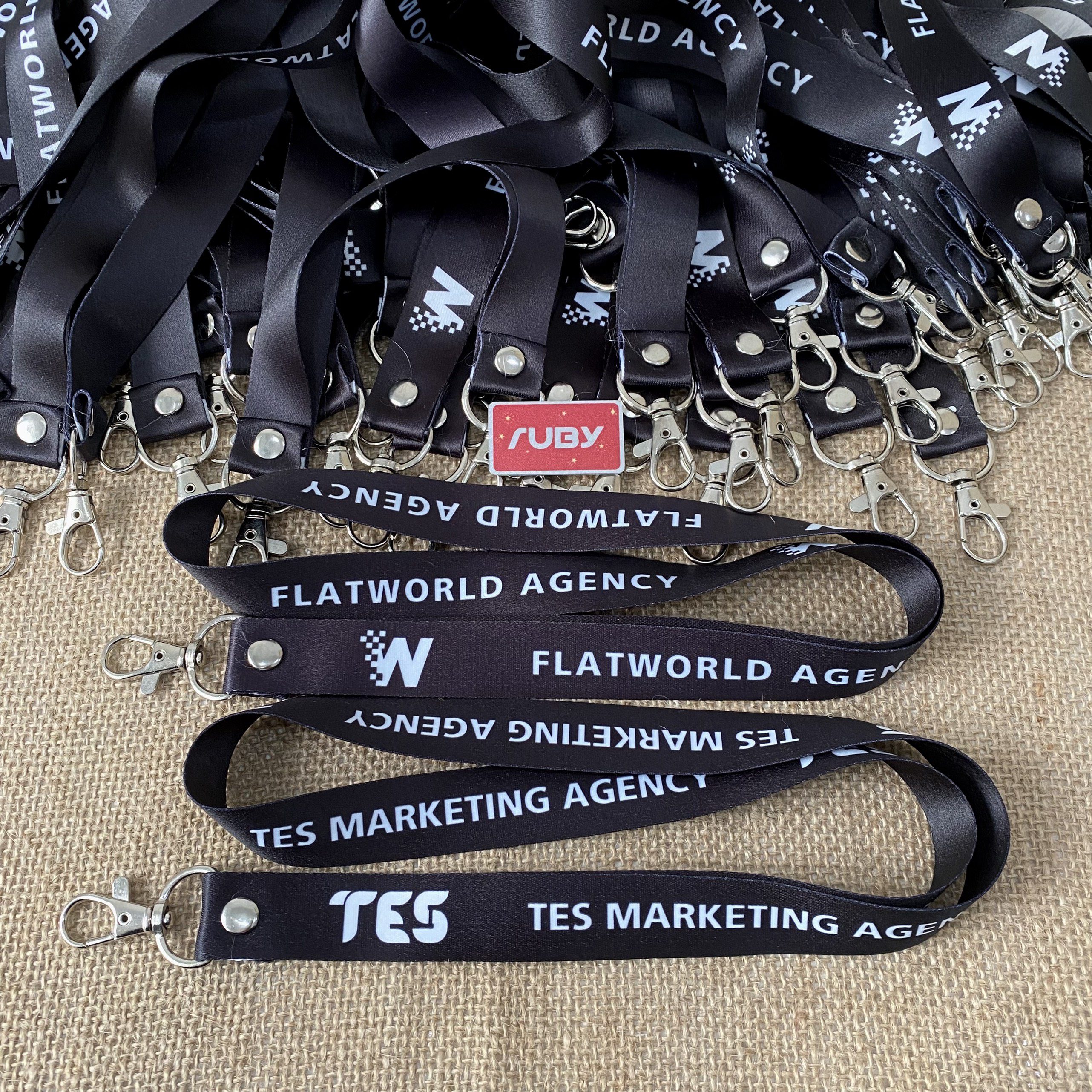 Dây đeo satin bản rộng in tên chương trình hội thảo, sự kiện dành cho nhân viên và khách mời