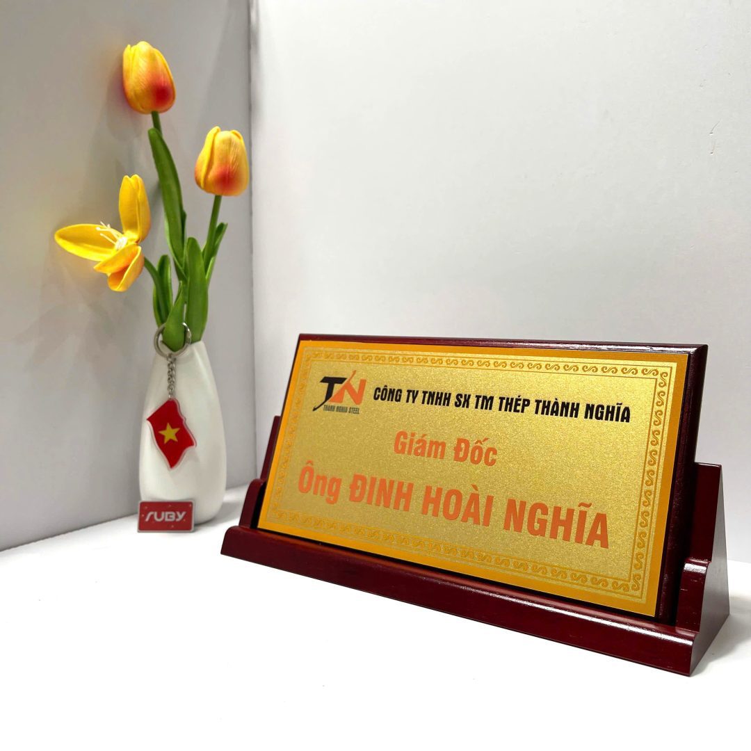 Kệ Chức Danh Gỗ Mặt Rời