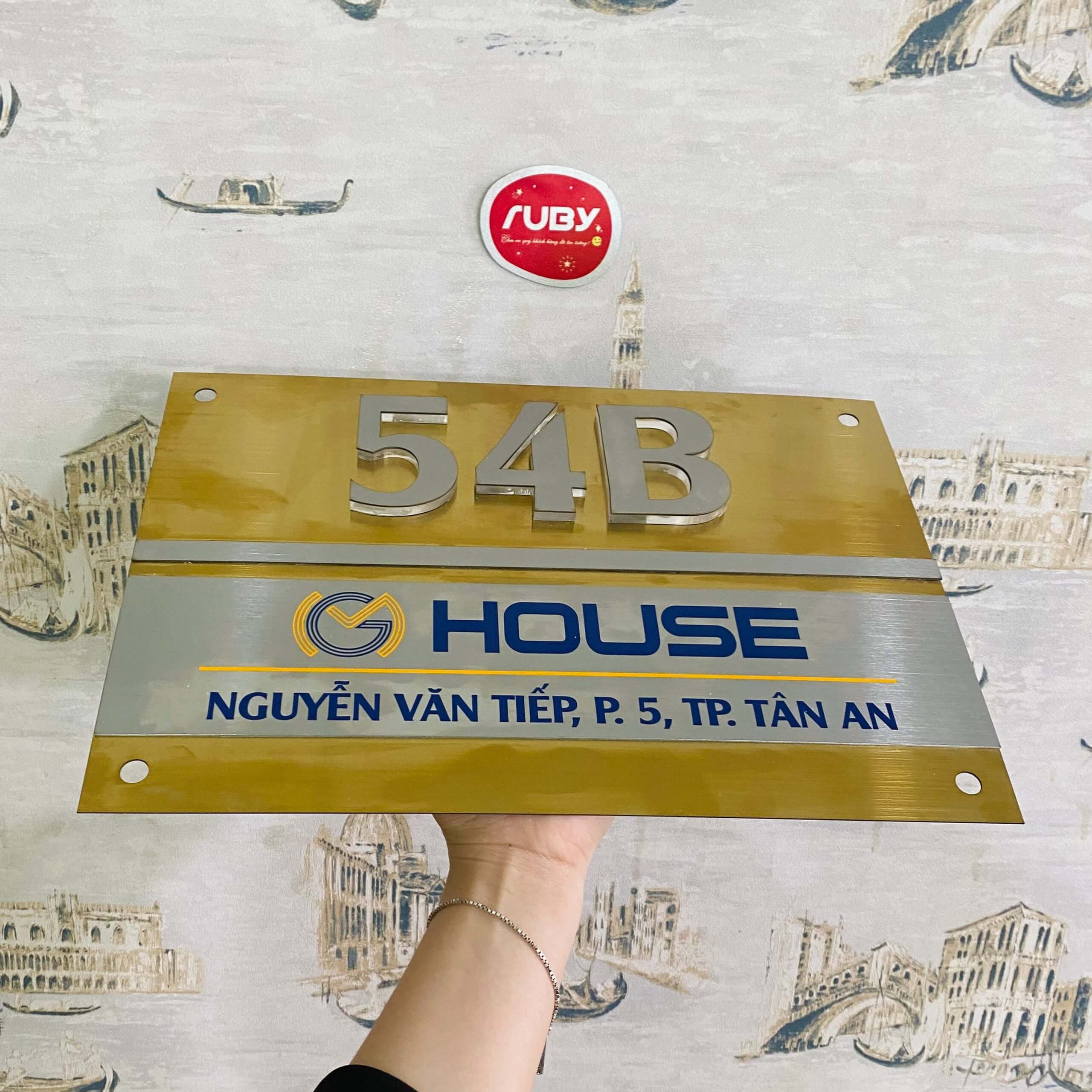 Cập nhật bảng số nhà mới sau sáp nhập – nên chọn chất liệu nào để dùng lâu dài