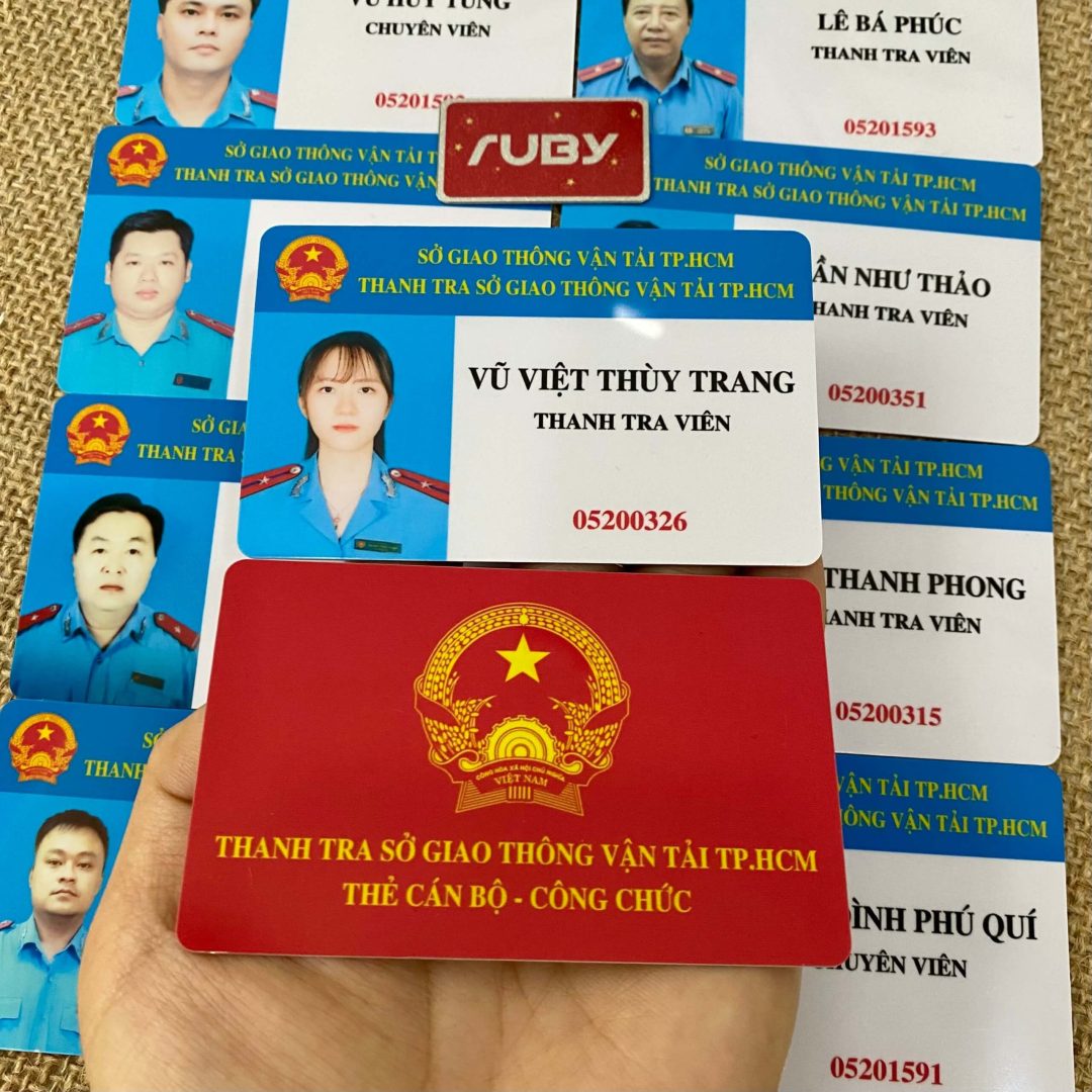 Thẻ công chức Thanh tra Giao thông Vận tải, in màu đỏ xanh, nhựa PVC cứng.