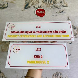 Bảng phòng mica song ngữ Anh – Việt, in thông tin phòng ứng dụng và kho