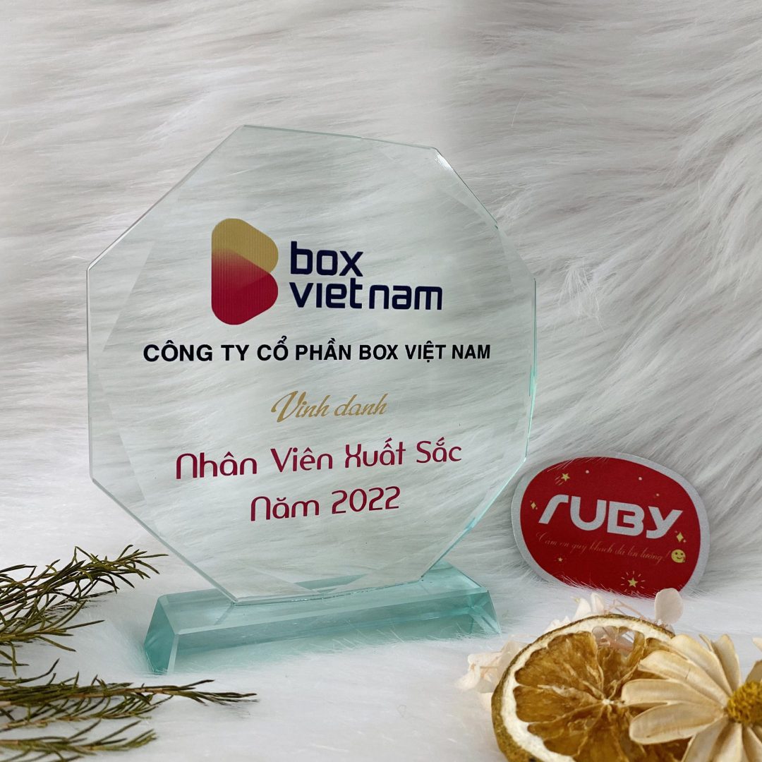 Kỷ niệm chương bát giác - Thủy tinh